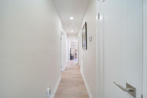 Photo 17 at 31 Wishing Well Drive, Sullivan, Toronto