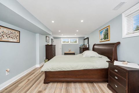 Photo 25 at 31 Wishing Well Drive, Sullivan, Toronto