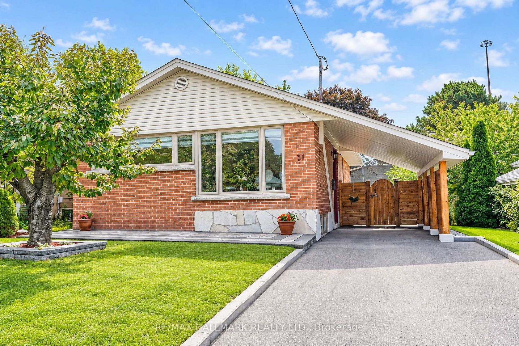 31 Wishing Well Drive, Sullivan, Toronto photo number 2