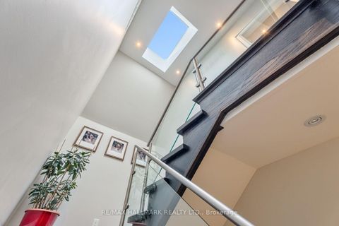 Photo 25 at 192 Erskine Avenue, Mount Pleasant East, Toronto