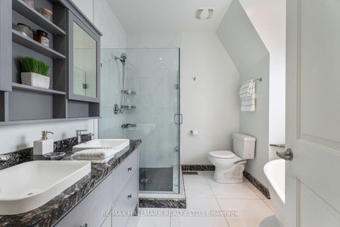 Photo 33 at 192 Erskine Avenue, Mount Pleasant East, Toronto