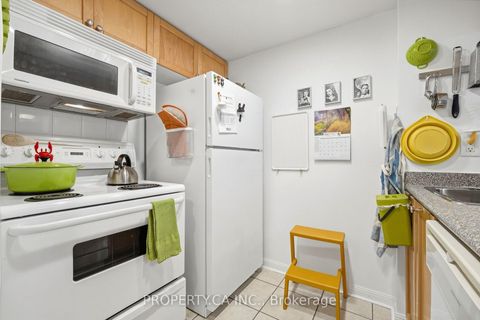 Photo 13 at 118 - 3 Everson Drive, Willowdale East, Toronto