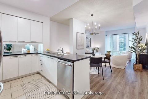 Photo 4 at 301 - 1121 Bay Street, Bay Street Corridor, Toronto
