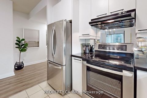 Photo 5 at 301 - 1121 Bay Street, Bay Street Corridor, Toronto