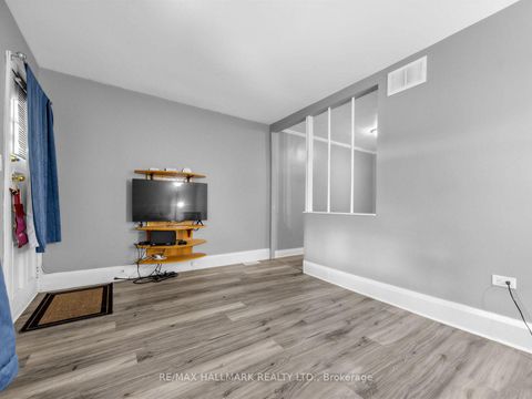 Photo 5 at 201 Linsmore Crescent, East York, Toronto