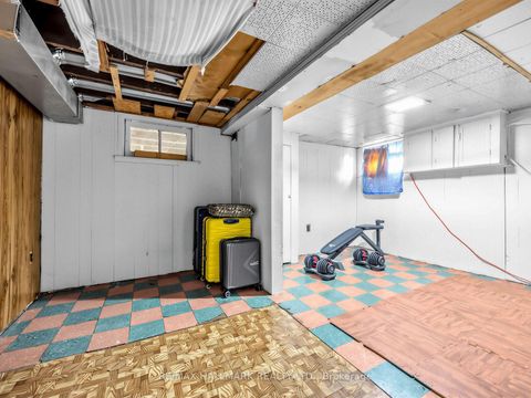 Photo 18 at 201 Linsmore Crescent, East York, Toronto