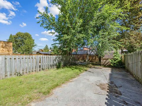 Photo 21 at 201 Linsmore Crescent, East York, Toronto