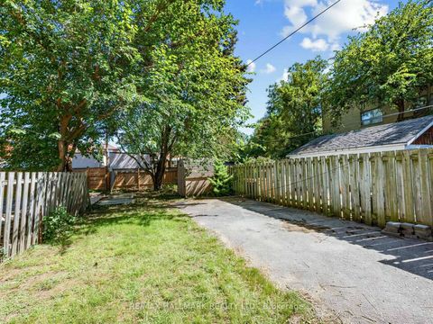 Photo 22 at 201 Linsmore Crescent, East York, Toronto