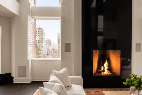 Photo 7 at PH1 - 2 Lynwood Avenue, Casa Loma, Toronto