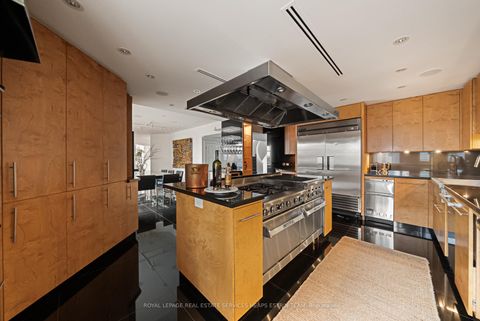 Photo 13 at PH1 - 2 Lynwood Avenue, Casa Loma, Toronto