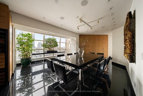 Photo 17 at PH1 - 2 Lynwood Avenue, Casa Loma, Toronto