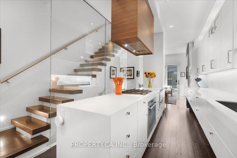 Photo 7 at 244 Manning Avenue, Bellwoods, Toronto