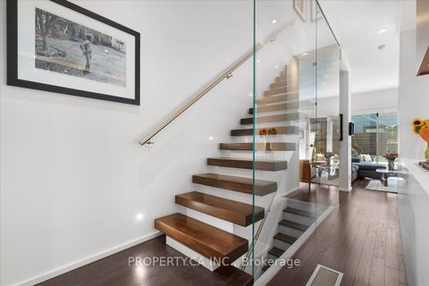 Photo 14 at 244 Manning Avenue, Bellwoods, Toronto
