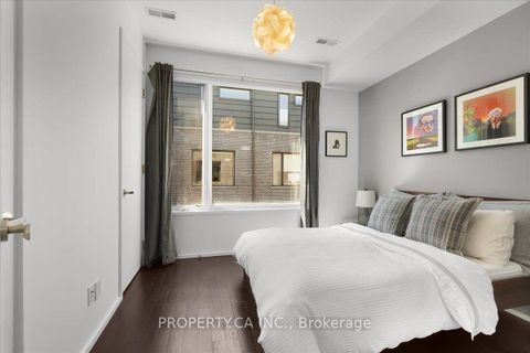 Photo 16 at 244 Manning Avenue, Bellwoods, Toronto