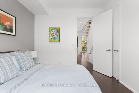 Photo 17 at 244 Manning Avenue, Bellwoods, Toronto