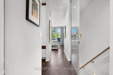 Photo 23 at 244 Manning Avenue, Bellwoods, Toronto