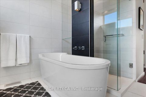 Photo 32 at 244 Manning Avenue, Bellwoods, Toronto