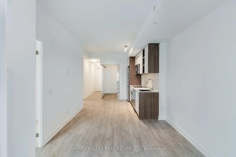 Photo 10 at 410 - 543 Richmond Street W, Waterfront Communities C1, Toronto