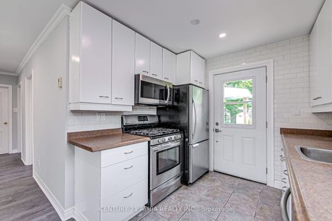 Photo 13 at 904 Maplewood Drive N, Alcona, Innisfil