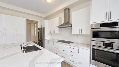 Photo 5 at 105 Halldorson Avenue, Bayview Northeast, Aurora