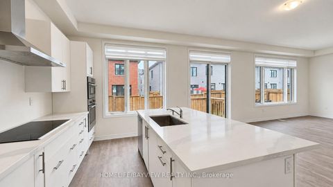 Photo 6 at 105 Halldorson Avenue, Bayview Northeast, Aurora