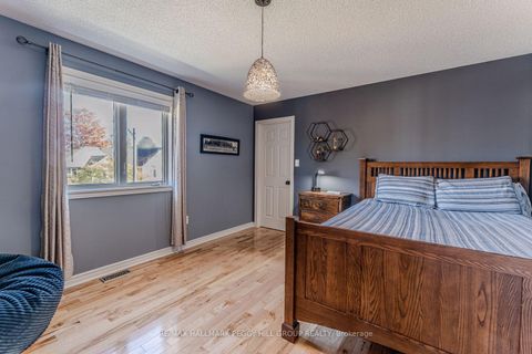 Photo 14 at 2070 Osbond Road, Alcona, Innisfil
