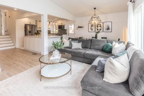 Photo 3 at 126 Roebuck Drive, Kennedy Park, Toronto