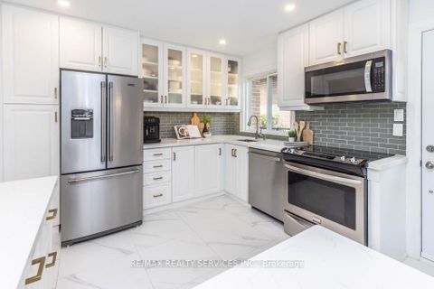 Photo 9 at 126 Roebuck Drive, Kennedy Park, Toronto