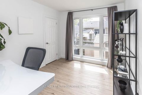 Photo 15 at 126 Roebuck Drive, Kennedy Park, Toronto