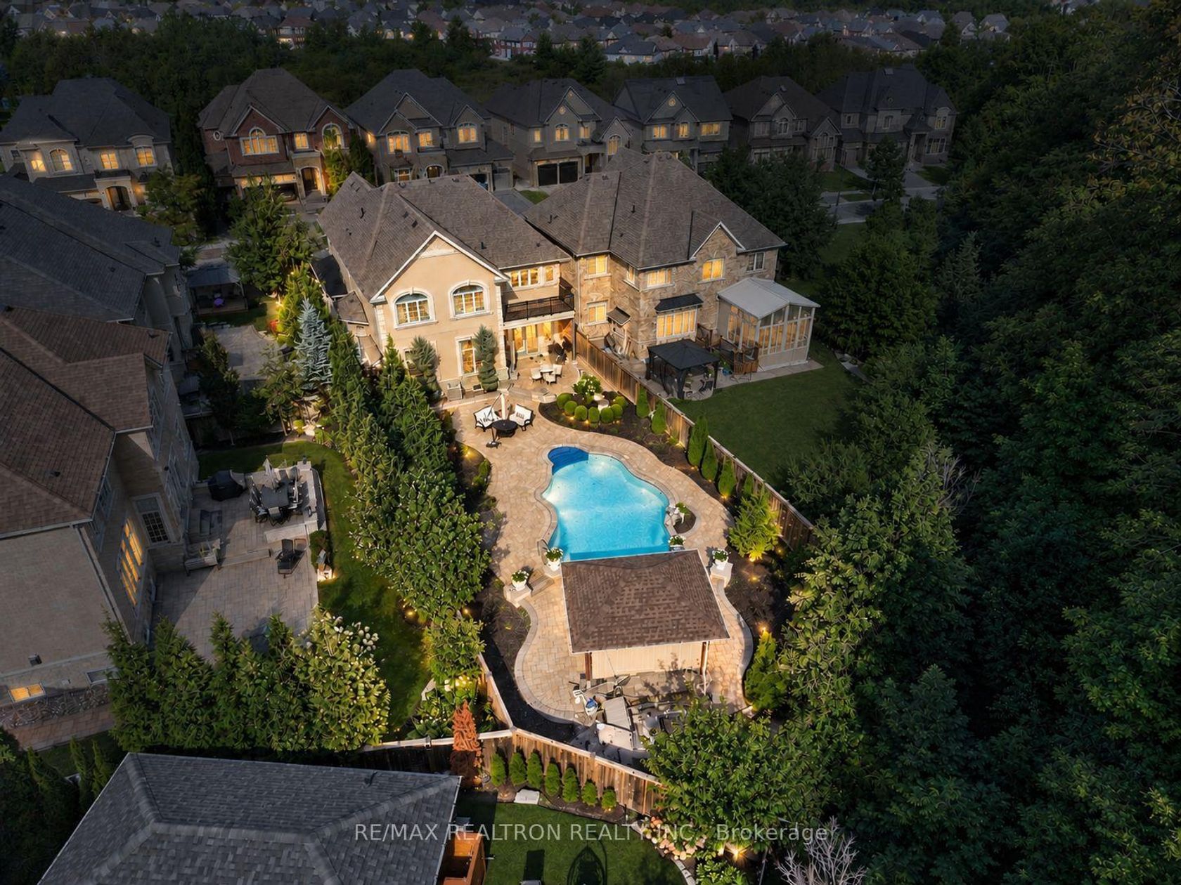 283 Lady Valentina Avenue, Patterson, Vaughan photo number 2