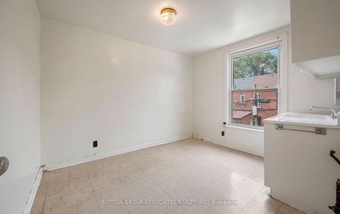 Photo 23 at 144 Bellwoods Avenue, Bellwoods, Toronto