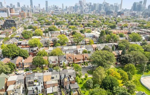 Photo 30 at 144 Bellwoods Avenue, Bellwoods, Toronto