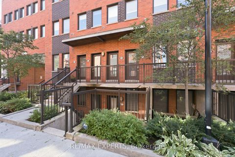 Photo 1 at 46 - 68 Winston Park Boulevard, CFB, Toronto