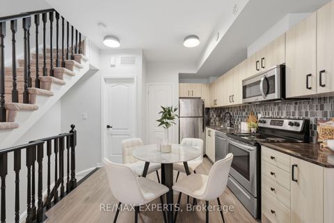 Photo 7 at 46 - 68 Winston Park Boulevard, CFB, Toronto