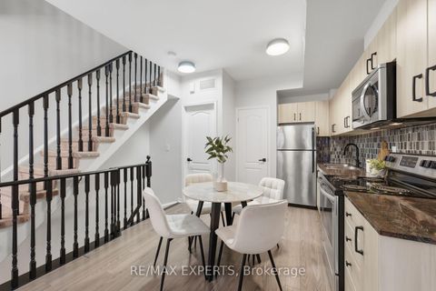 Photo 8 at 46 - 68 Winston Park Boulevard, CFB, Toronto