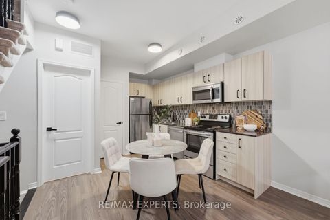 Photo 9 at 46 - 68 Winston Park Boulevard, CFB, Toronto