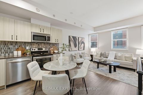 Photo 10 at 46 - 68 Winston Park Boulevard, CFB, Toronto