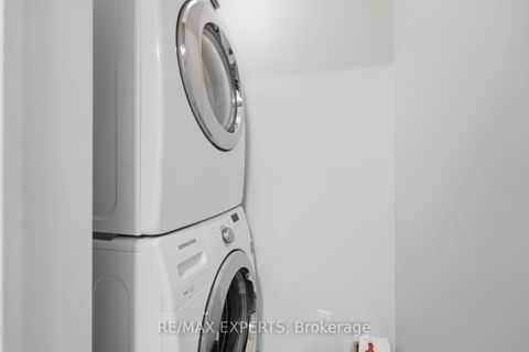 Photo 13 at 46 - 68 Winston Park Boulevard, CFB, Toronto