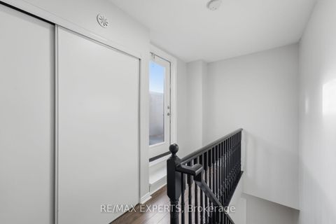 Photo 15 at 46 - 68 Winston Park Boulevard, CFB, Toronto