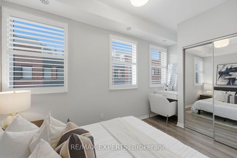 Photo 19 at 46 - 68 Winston Park Boulevard, CFB, Toronto
