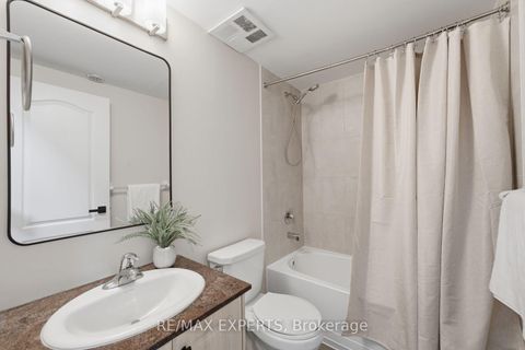 Photo 20 at 46 - 68 Winston Park Boulevard, CFB, Toronto