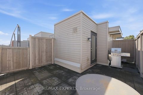 Photo 23 at 46 - 68 Winston Park Boulevard, CFB, Toronto