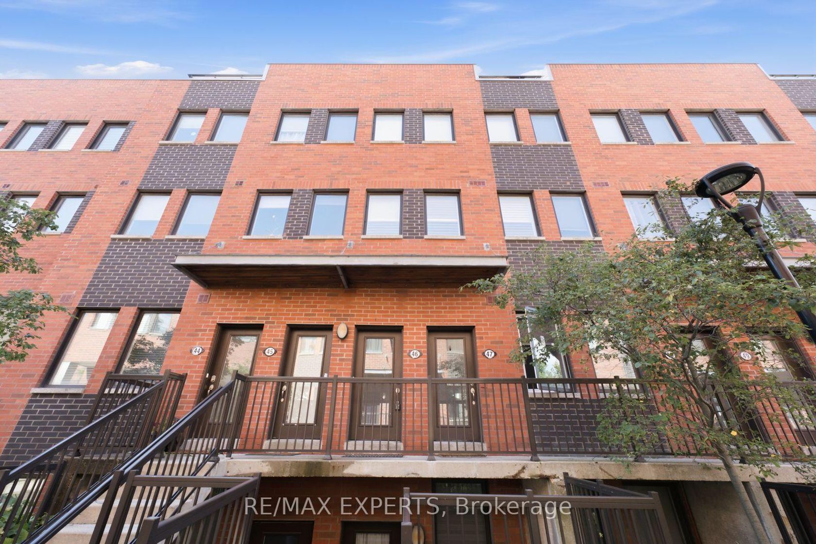 46 - 68 Winston Park Boulevard, CFB, Toronto photo number 2