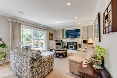 Photo 10 at 8 Chantrey Court, Guildwood, Toronto