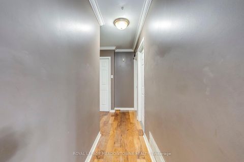 Photo 5 at 8 Midhurst Drive, Clairville, Toronto