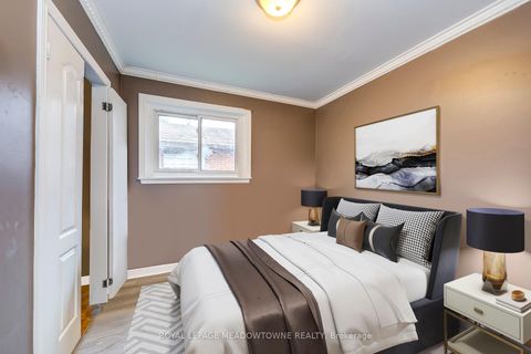 Photo 8 at 8 Midhurst Drive, Clairville, Toronto