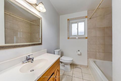 Photo 12 at 8 Midhurst Drive, Clairville, Toronto
