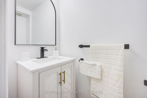 Photo 4 at 49 Bowerbank Drive, Newtonbrook East, Toronto