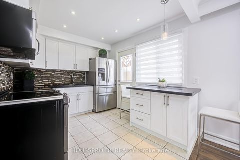 Photo 12 at 49 Bowerbank Drive, Newtonbrook East, Toronto