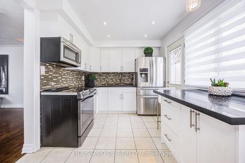 Photo 13 at 49 Bowerbank Drive, Newtonbrook East, Toronto